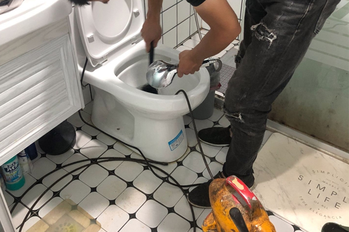 渔洋镇马桶堵塞自己疏通还是找师傅?专业上门服务让你省时更省心